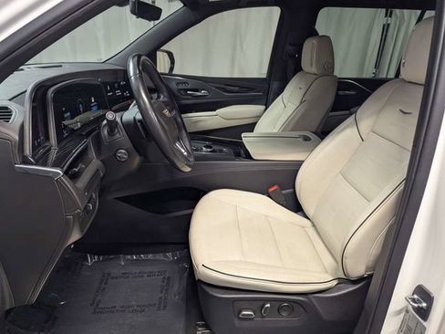 Used 2022 Cadillac Escalade ESV Sport RWD image 11