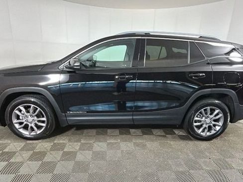 Used 2024 GMC Terrain SLT AWD/4WD image 6