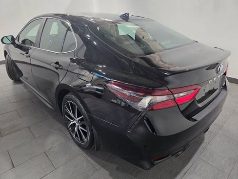 Used 2023 Toyota Camry SE w/ Convenience Package image 3