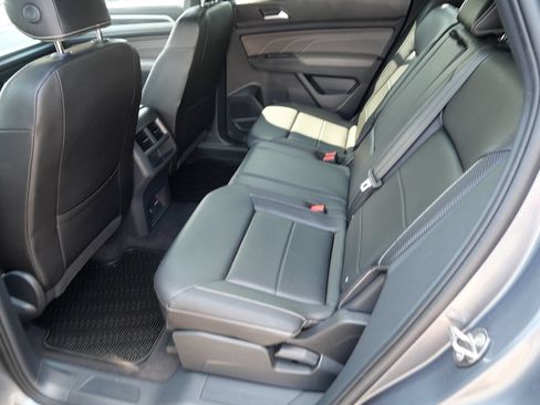 Used 2023 Volkswagen Atlas Cross Sport SEL AWD/4WD image 19