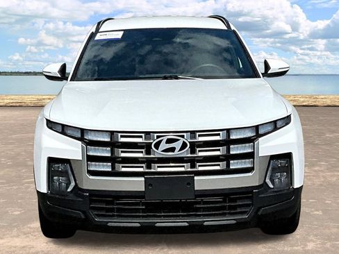 Used 2025 Hyundai Santa Cruz SEL FWD image 2