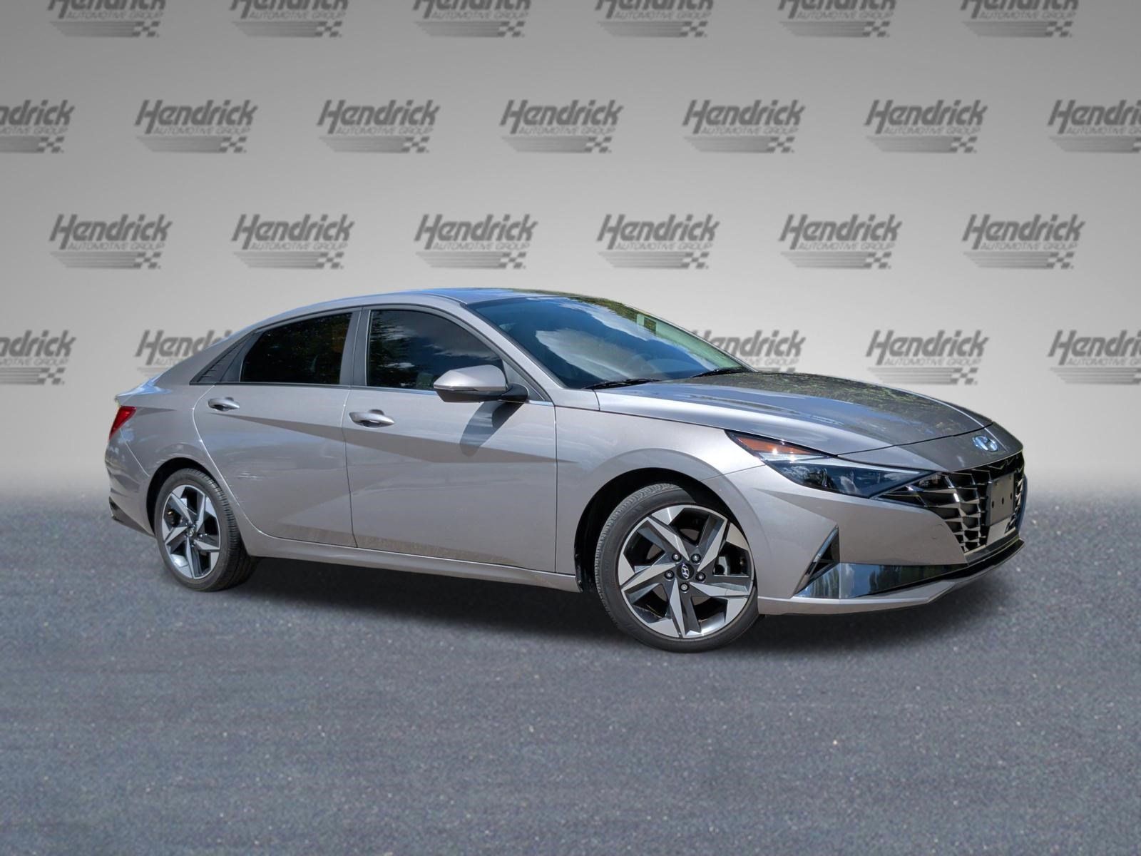 Used 2022 Hyundai Elantra Limited FWD image 2