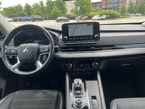 Used 2024 Mitsubishi Outlander SE FWD image 14
