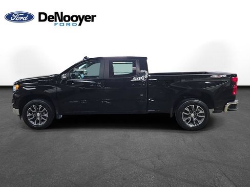 Used 2024 Chevrolet Silverado 1500 LT AWD/4WD image 9