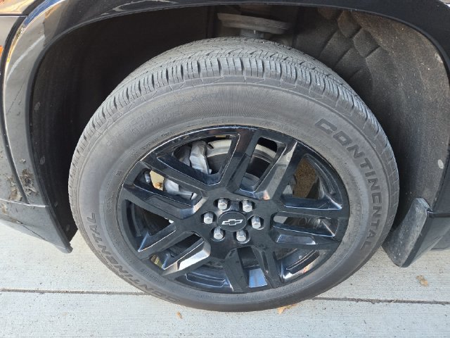 Used 2022 Chevrolet Traverse Premier FWD image 9