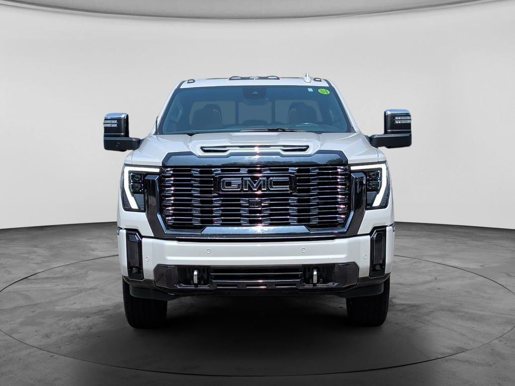 Used 2024 GMC Sierra 3500 Denali Ultimate AWD/4WD image 2