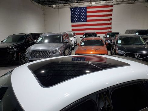 Used 2021 Porsche Macan AWD/4WD image 47