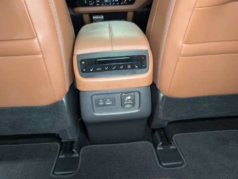 Used 2023 Nissan Pathfinder Platinum AWD/4WD image 21
