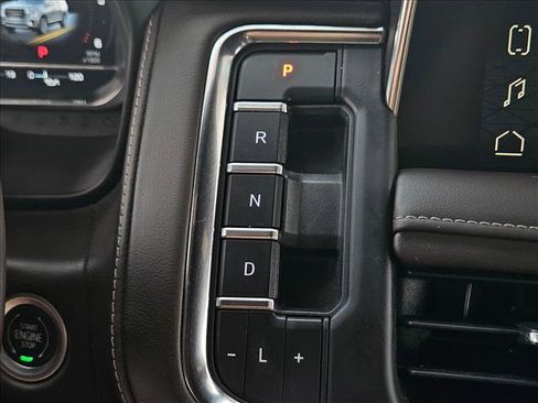 Used 2022 GMC Yukon XL SLE RWD image 13
