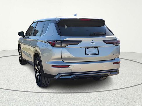 New 2026 Mitsubishi Outlander SE image 5