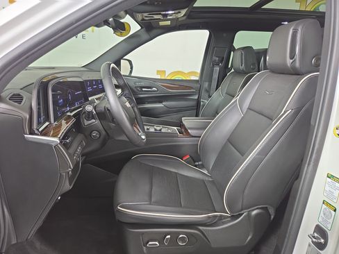 Used 2023 Cadillac Escalade ESV Premium Luxury w/ LPO, Floor Liner Package AWD/4WD image 11