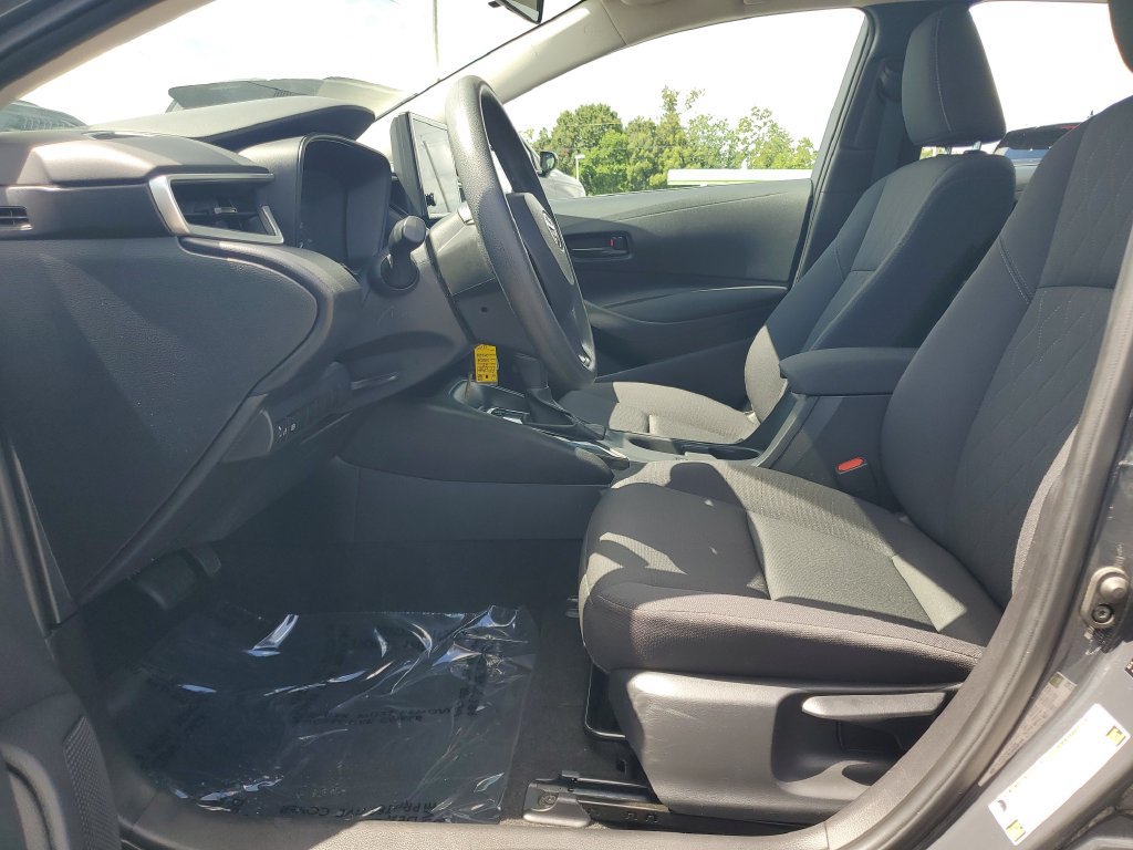Used 2024 Toyota Corolla LE FWD image 5