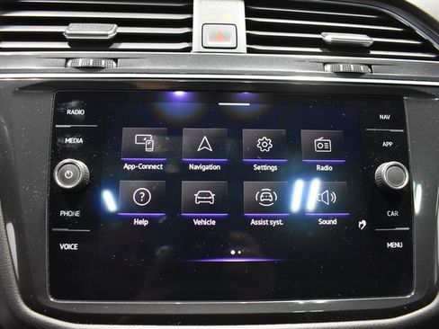 Used 2022 Volkswagen Tiguan SEL R-Line image 25