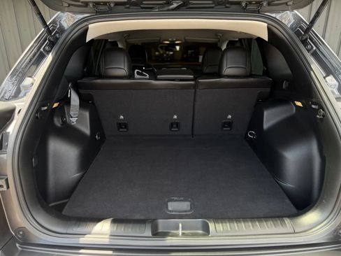 Used 2021 Jeep Cherokee Latitude Lux FWD image 17