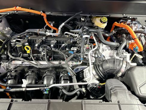 New 2025 Ford Maverick XLT w/ Equipment Group 301A image 34