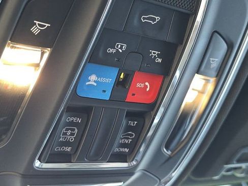 Used 2024 Jeep Grand Cherokee L Altitude image 24