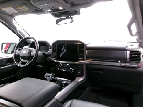 Used 2023 Ford F150 Lariat w/ Trailer Tow Package AWD/4WD image 3