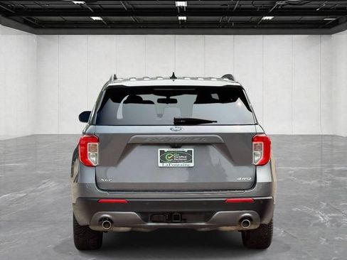 Used 2022 Ford Explorer XLT w/ Equipment Group 202A AWD/4WD image 6
