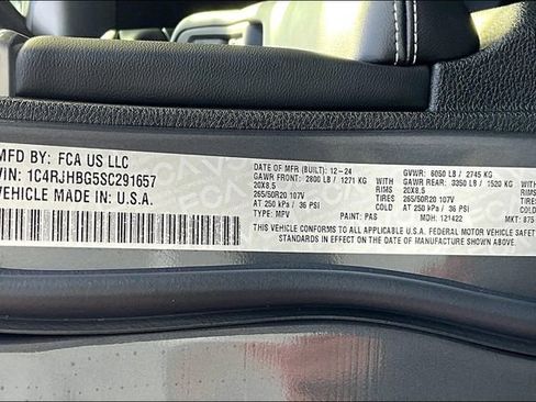 New 2025 Jeep Grand Cherokee Limited w/ Black Appearance Package image 14