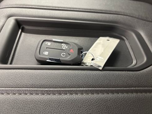 Used 2020 Chevrolet Silverado 1500 LT Trail Boss image 29