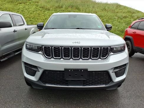 Used 2025 Jeep Grand Cherokee Laredo X w/ Luxury Tech Group I AWD/4WD image 12