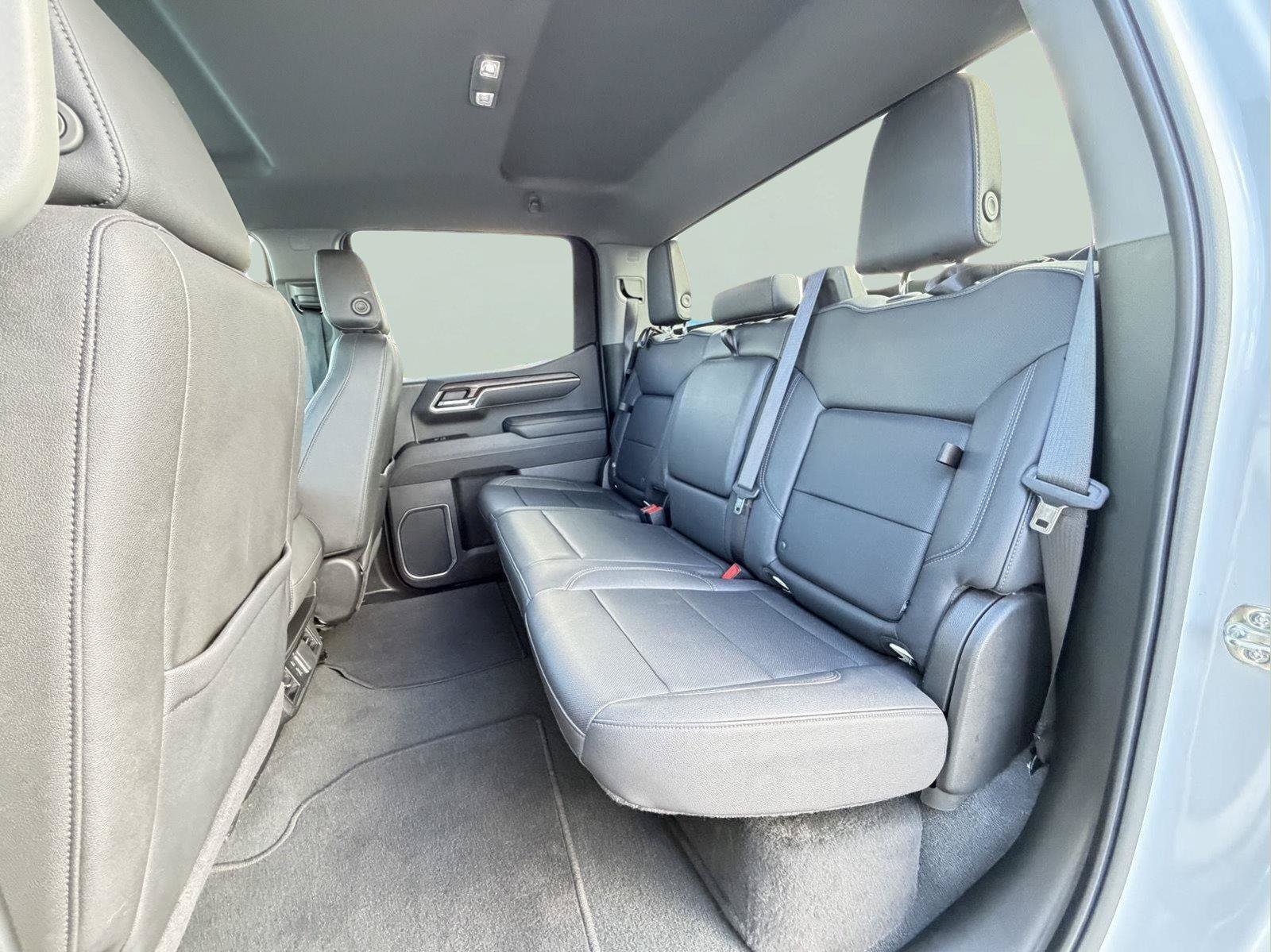 Used 2025 GMC Sierra 1500 SLT AWD/4WD image 26