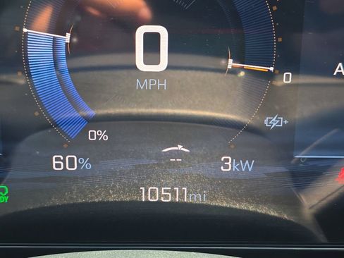 Used 2025 Chevrolet Equinox EV RS w/ Convenience Package II FWD image 22