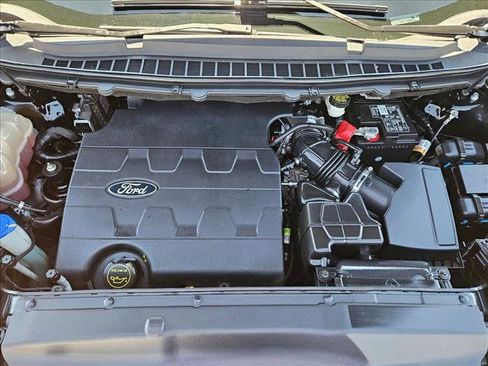 Used 2015 Ford Edge SEL w/ Equipment Group 201A FWD image 22