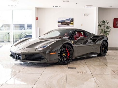 Used 2018 Ferrari 488 GTB RWD image 1