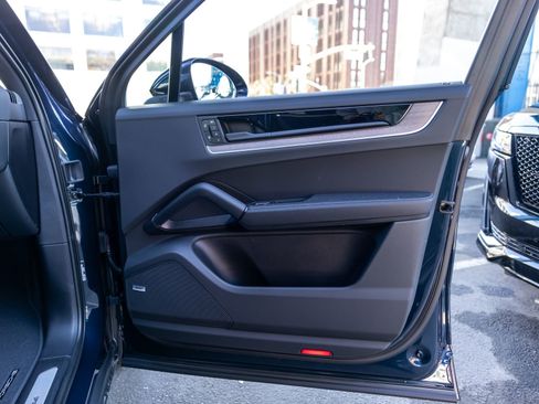 New 2026 Porsche Cayenne image 50