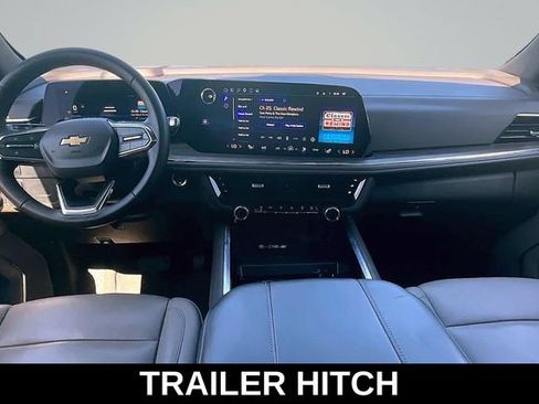 Used 2025 Chevrolet Suburban LT AWD/4WD image 8