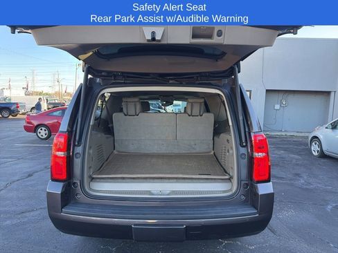 Used 2018 Chevrolet Suburban LT image 32
