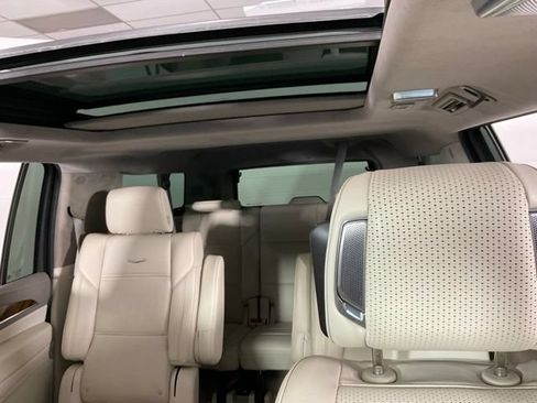 Used 2024 Cadillac Escalade ESV Sport Platinum AWD/4WD image 33