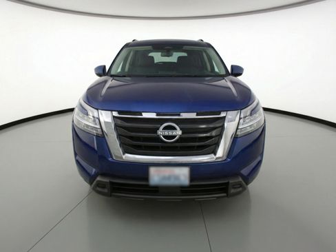 Used 2025 Nissan Pathfinder SV AWD/4WD image 2