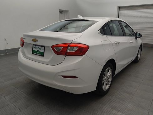 Used 2017 Chevrolet Cruze LT FWD image 9