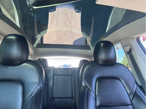 Used 2022 Tesla Model Y Performance AWD/4WD image 13