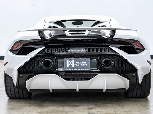 Used 2023 Lamborghini Huracan Tecnica image 8
