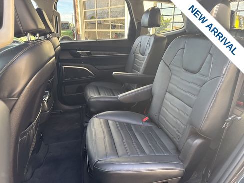 Used 2024 Kia Telluride SX Prestige w/ Towing Package AWD/4WD image 15