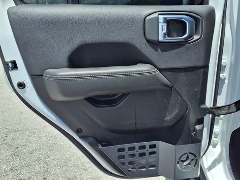 Used 2023 Jeep Gladiator Overland AWD/4WD image 21