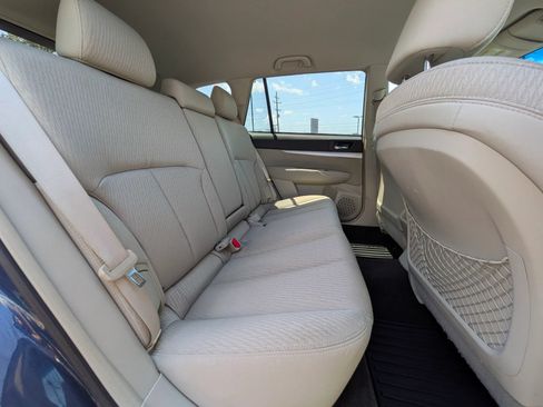 Used 2011 Subaru Outback 2.5i Premium w/ All-Weather Pkg AWD/4WD image 27