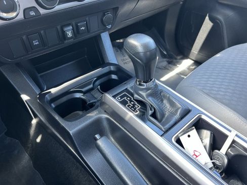 Used 2023 Toyota Tacoma SR5 AWD/4WD image 21