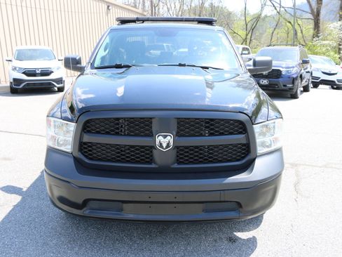 Used 2022 RAM 1500 4x4 Crew Cab Classic image 11