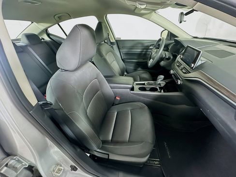 Used 2024 Nissan Altima 2.5 SV image 28