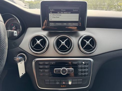 Used 2014 Mercedes-Benz CLA 250 image 10