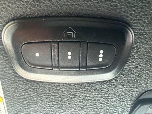Used 2024 Jeep Wrangler Unlimited Sahara w/ Technology Group AWD/4WD image 78