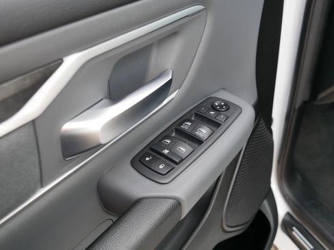 Used 2020 RAM 1500 Big Horn AWD/4WD image 19