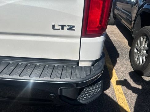 Used 2019 Chevrolet Silverado 1500 LTZ w/ LTZ Premium Package AWD/4WD image 7