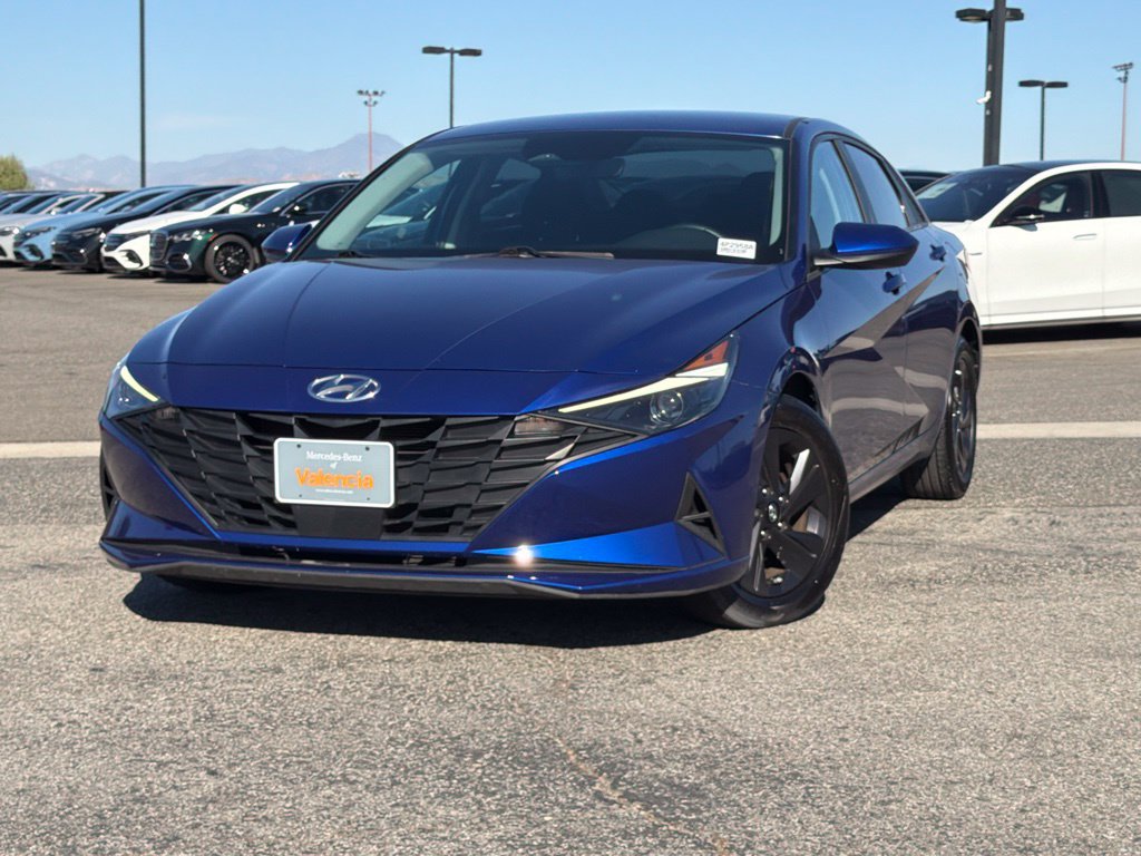 Used 2021 Hyundai Elantra SEL w/ Convenience Package FWD image 2