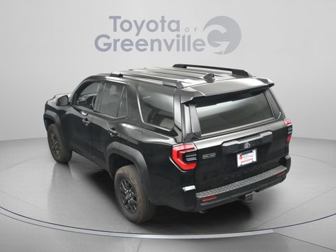 Used 2025 Toyota 4Runner SR5 AWD/4WD image 9