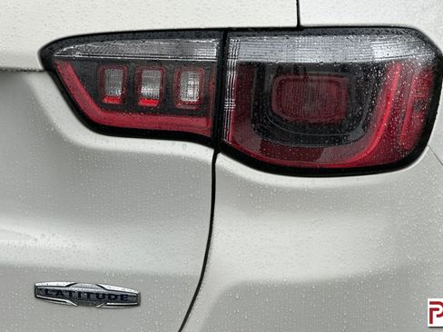 Used 2019 Jeep Compass Latitude image 34